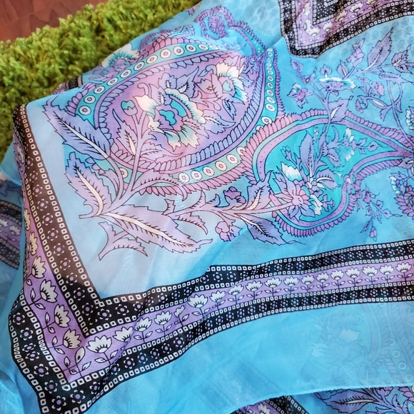 100% Silk Scarf - Picture 2 of 6